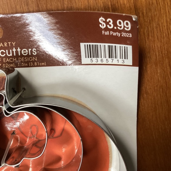 Fall Party Cookie Cutters New with tag 2 packs - Picture 5 of 9